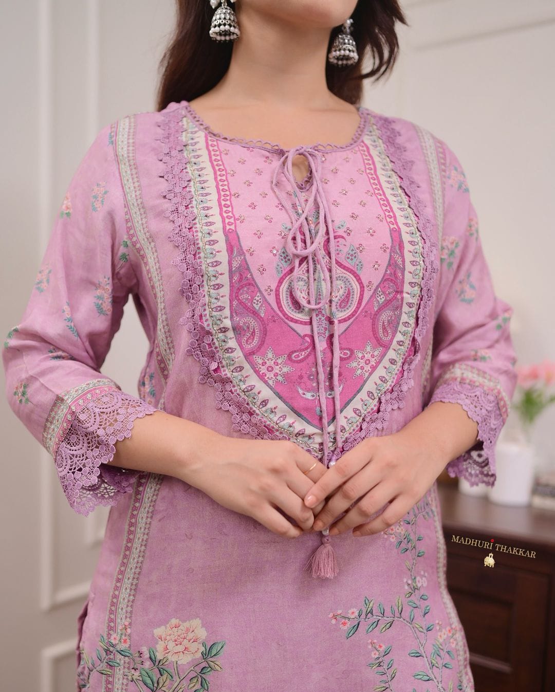 Lilac Muslin Floral Digital Printed Pakistani Kurti Set with Pant, Dupatta, and Pearl Necklace.