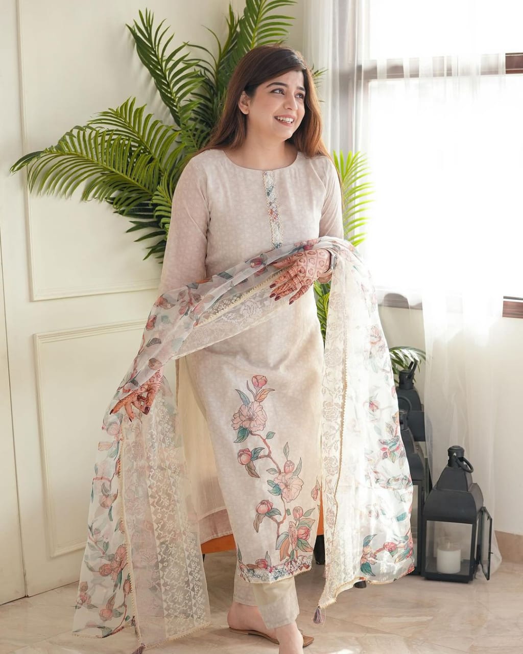 Elegant Floral-Embroidered Off-White Kurta with Dupatta Set for Women