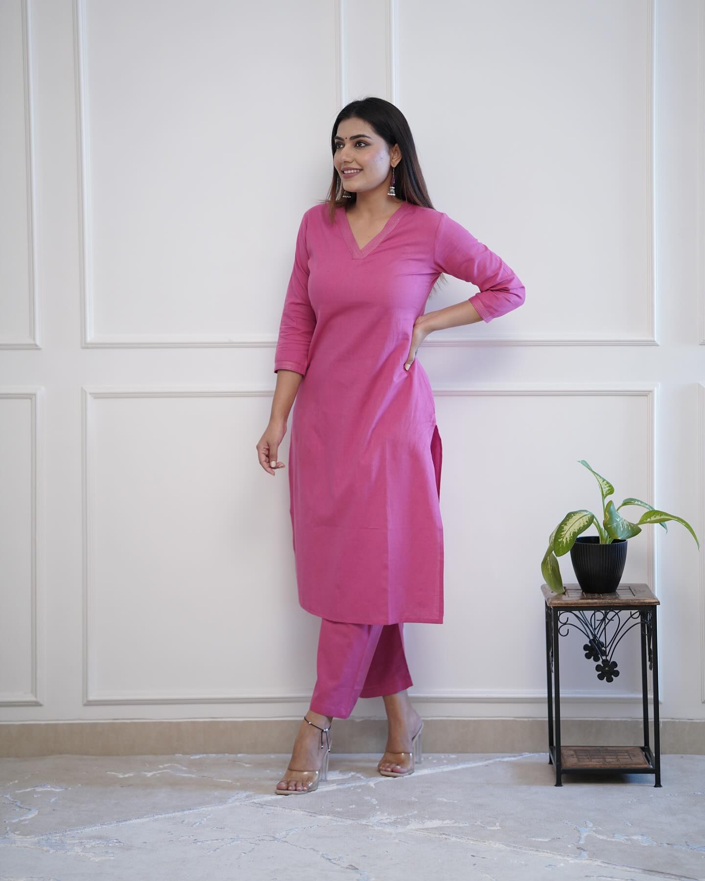 Pink Kurta Set with V-Neck Design