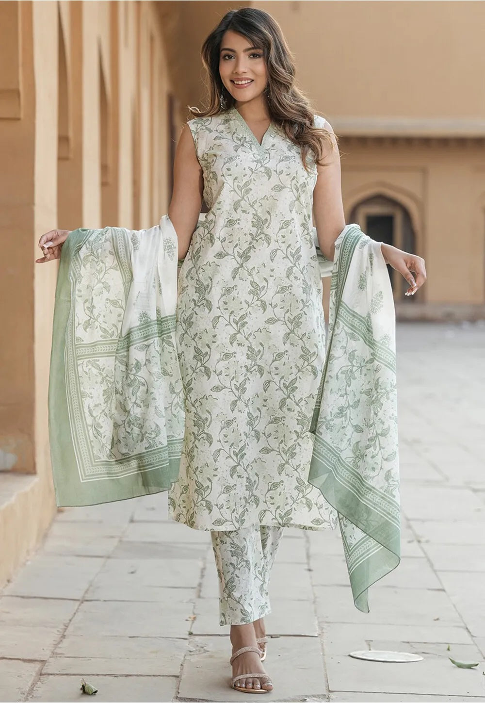 Green Floral printed kurta set with dupatta