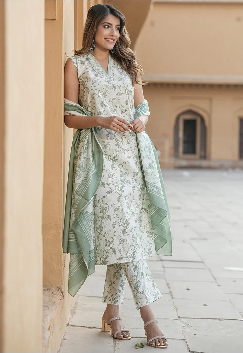 Green Floral printed kurta set with dupatta